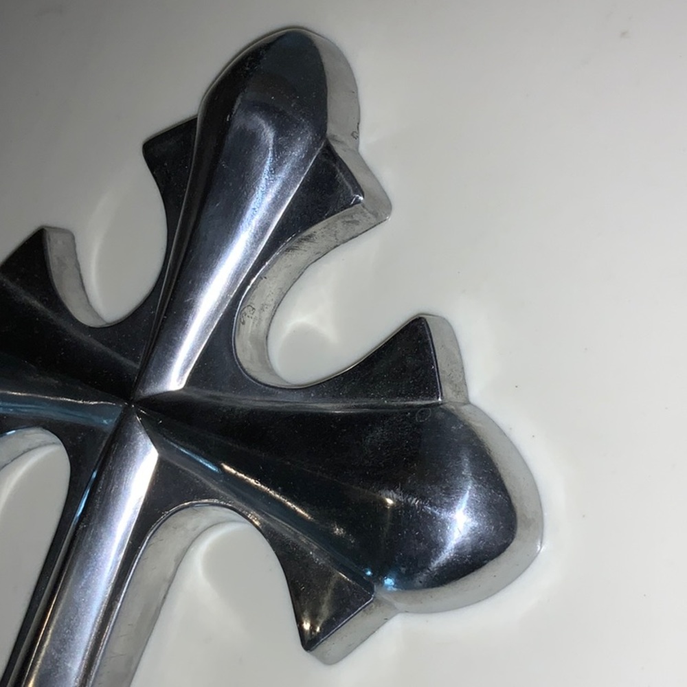 Classic Cross With Clean Lines Silver Tone 10” x 7” - Picture 6 of 6